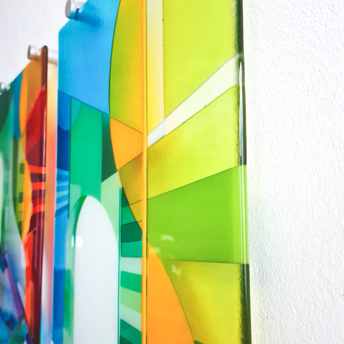 Glass wall art on display at Altrincham Gallery glassartbylinda